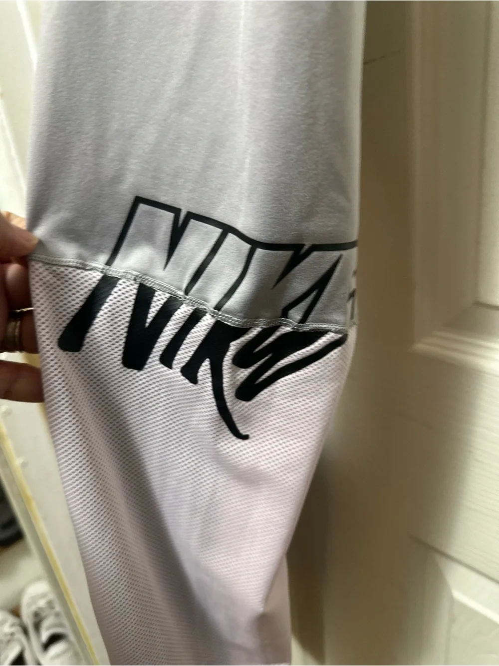 Nike Dri-FIT Women's Color-Block Mesh Training Leggings – Size S